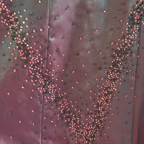 Beautiful iridescent SUE WONG formal beaded gown - Picture 4 of 6